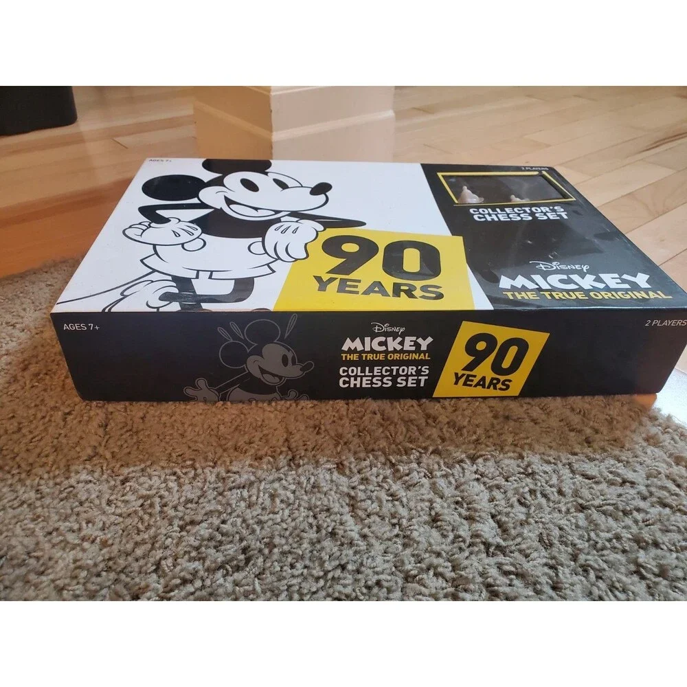 Disney Mickey The True Original 90 Years Collectors Chess Set USAopoly Complete